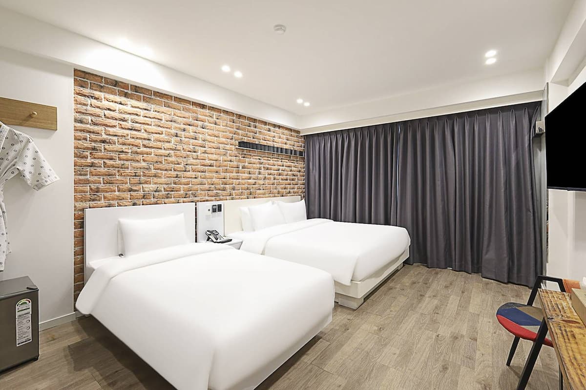 2 habitaciones, decoración personalizada y muebles diferentes