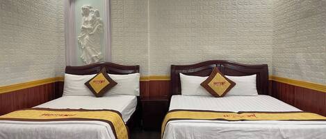 Minibar, desk, free WiFi