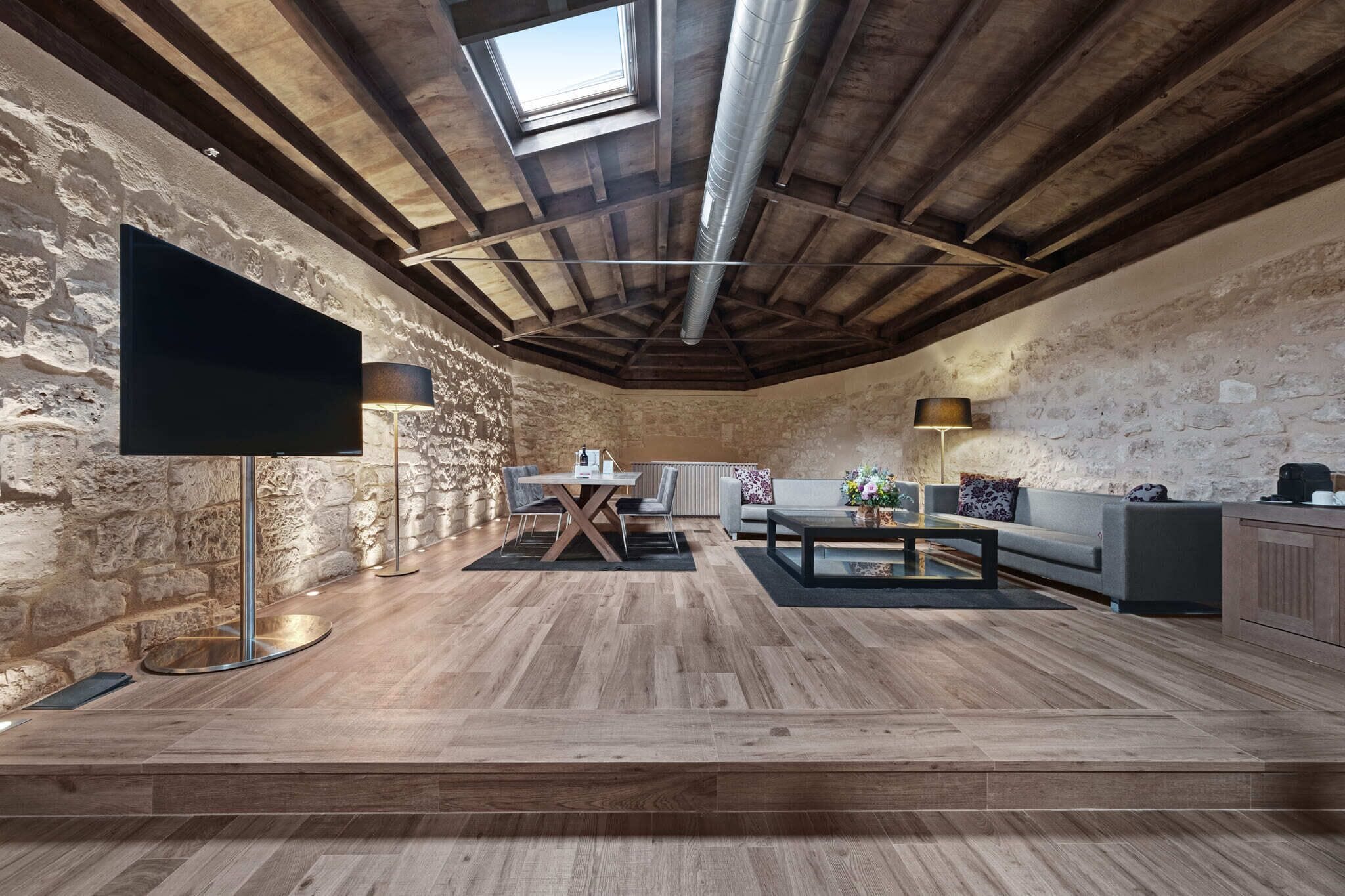 suite (suite tesoro) | living area | flat-screen tv