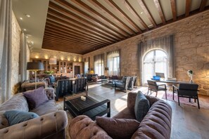 Coin salon dans le hall