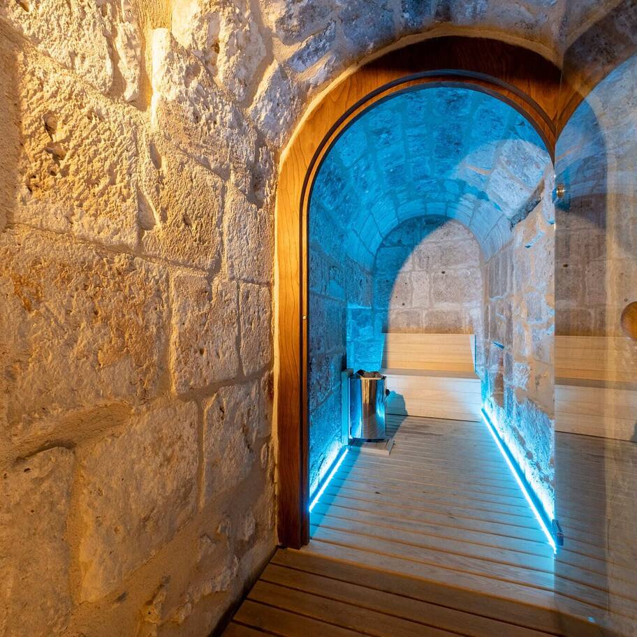 Suite (Suite Tesoro) | Premium bedding, down comforters, minibar, in-room safe