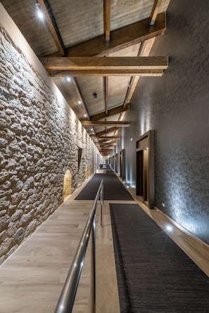 Hallway - Castilla Termal Monasterio de Valbuena - Small Luxury Hotels of the World (Valbuena de Duero)