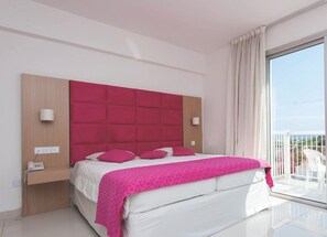 Desk, iron/ironing board, free cots/infant beds, bed sheets - Marlita Beach Hotel Apartments (Paralimni)