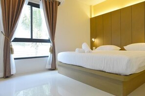 In-room safe, free WiFi