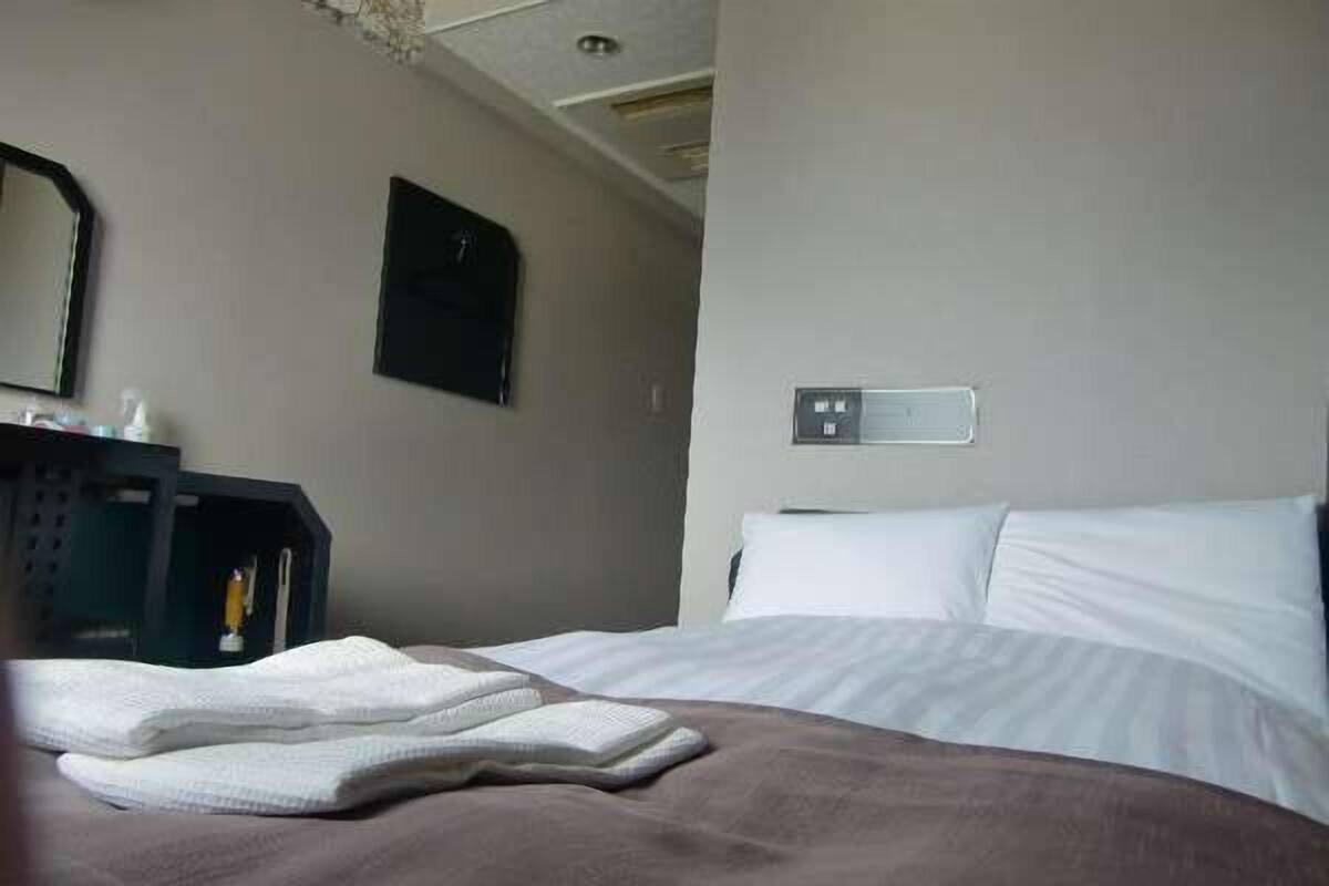 Desk, blackout drapes, iron/ironing board, free WiFi