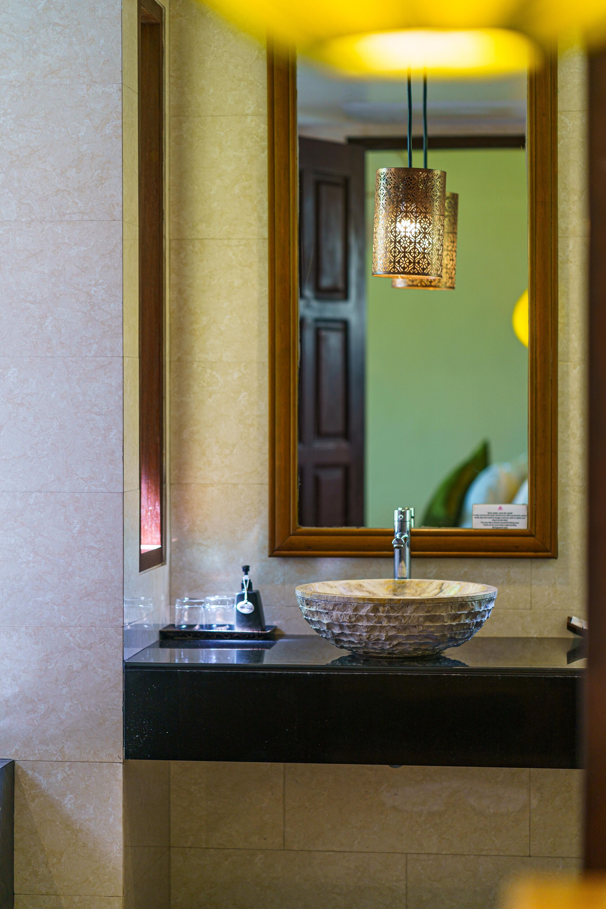 deluxe double room, ocean view | bathroom | free toiletries, hair dryer, bathrobes, slippers