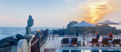 야외 수영장, 일광욕 의자