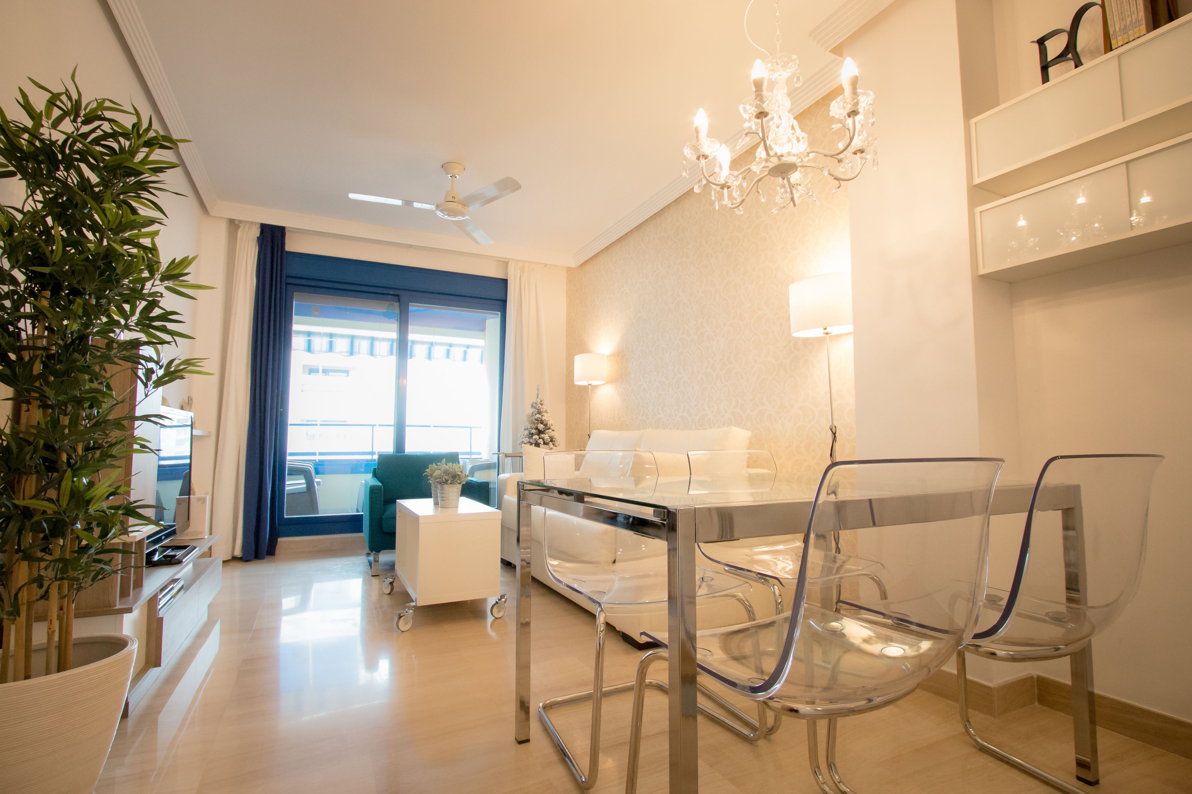 2 bedroom with terrace sea view Pacifico  | Dineren in de kamer