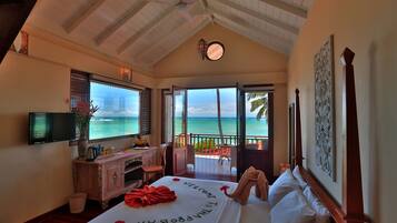 Premium bedding, minibar, in-room safe, desk