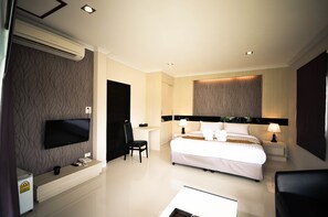 Villa, Garden Area