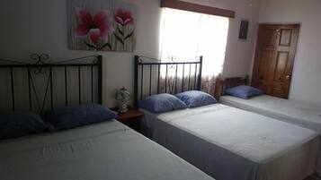 Family Room | Soundproofing, free WiFi