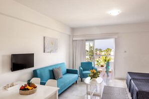 Classic Studio | Desk, free WiFi, bed sheets - Papantonia Hotel Apartments  (Paralimni)