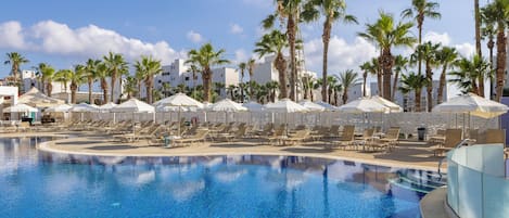 2 outdoor pools, pool umbrellas, sun loungers