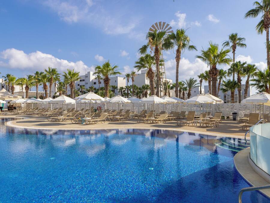 2 outdoor pools, pool umbrellas, sun loungers