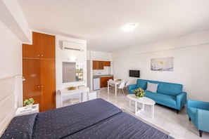 1 bedroom, desk, free WiFi, bed sheets