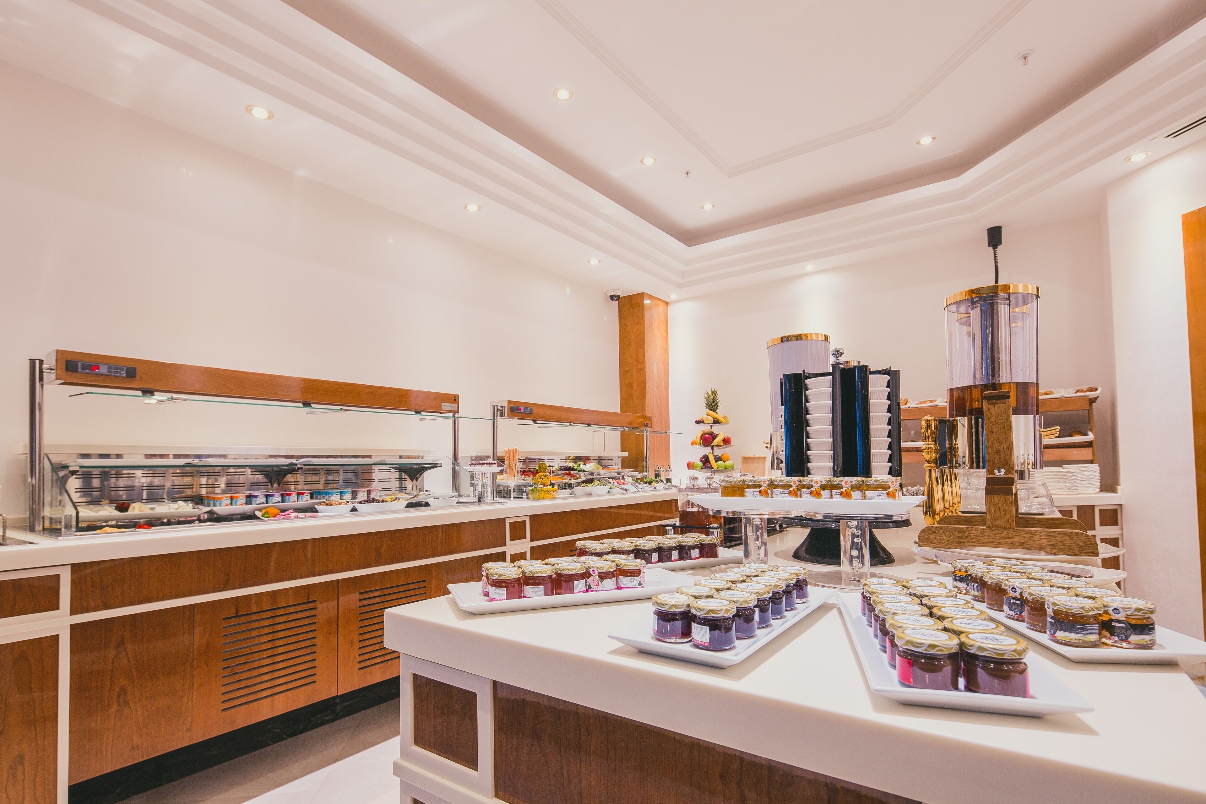 Dagelijks ontbijtbuffet (EUR 8 per persoon)