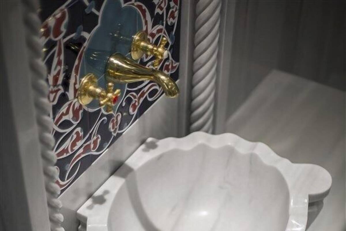 sauna, hot tub, steam room, turkish bath/hammam, body treatments