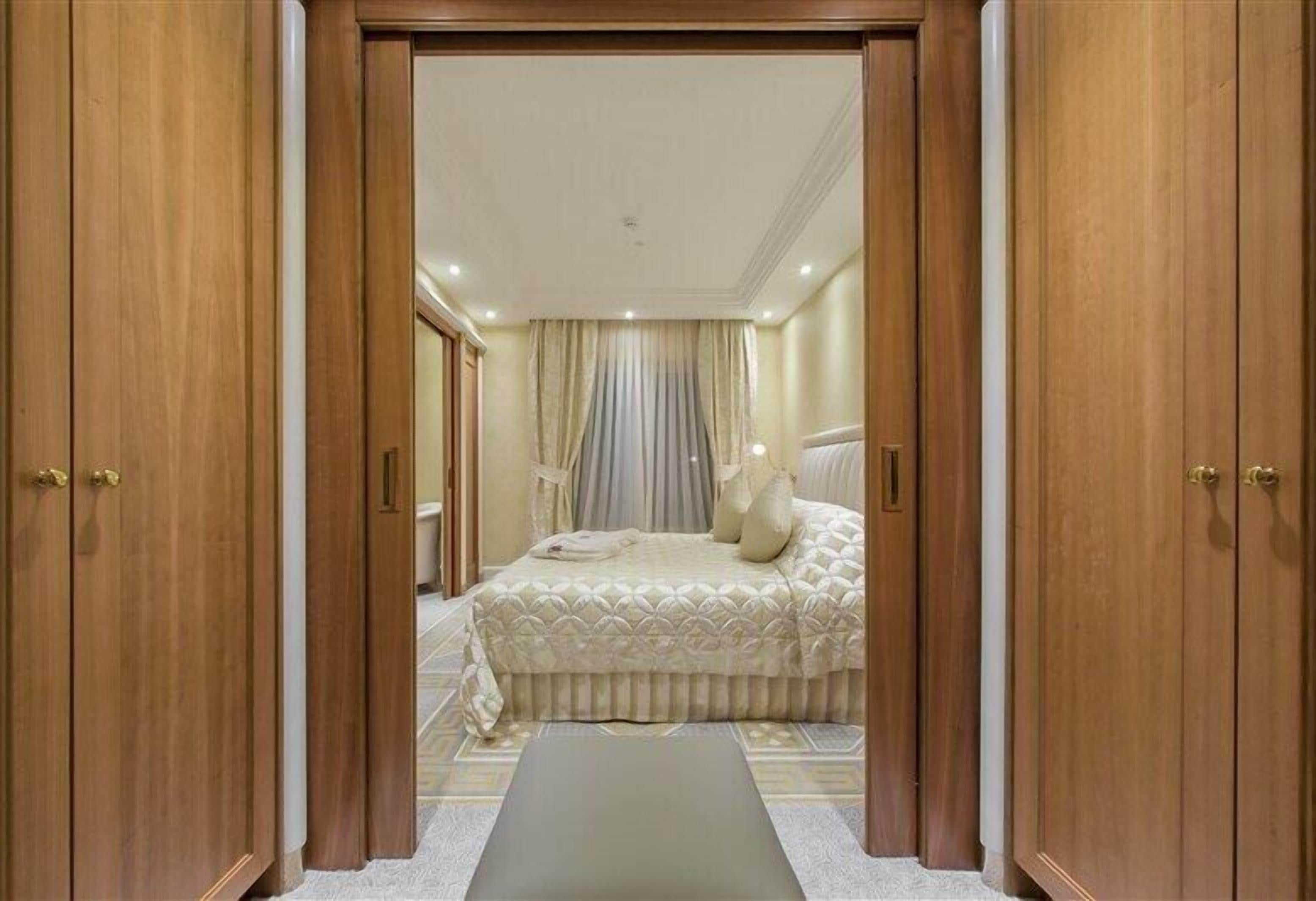 presidential suite | egyptian cotton sheets, hypo-allergenic bedding, down duvets