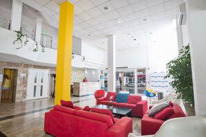 Lobby sitting area - Hotel Napa Tsokkos (Ayia Napa)