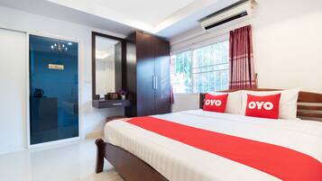 Deluxe Double Room | Minibar, in-room safe, desk, free WiFi