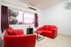 Kamar Double Premier | Minibar, brankas, meja kerja, dan Wi-Fi gratis