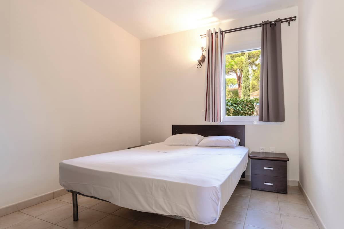 House, 3 rooms, sleeps 4 | 2 bedrooms, cribs/infant beds