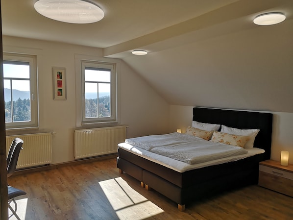 Deluxe Double Room, Private Bathroom, Mountain View