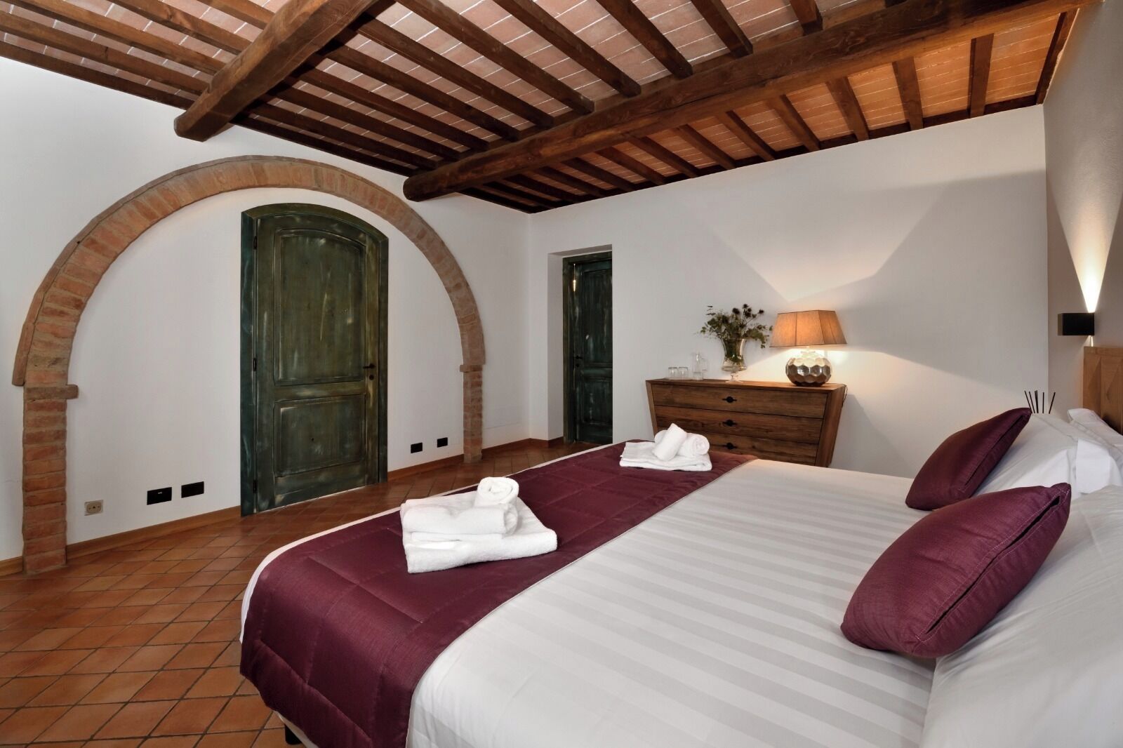 Desk, blackout curtains, free WiFi, bed sheets