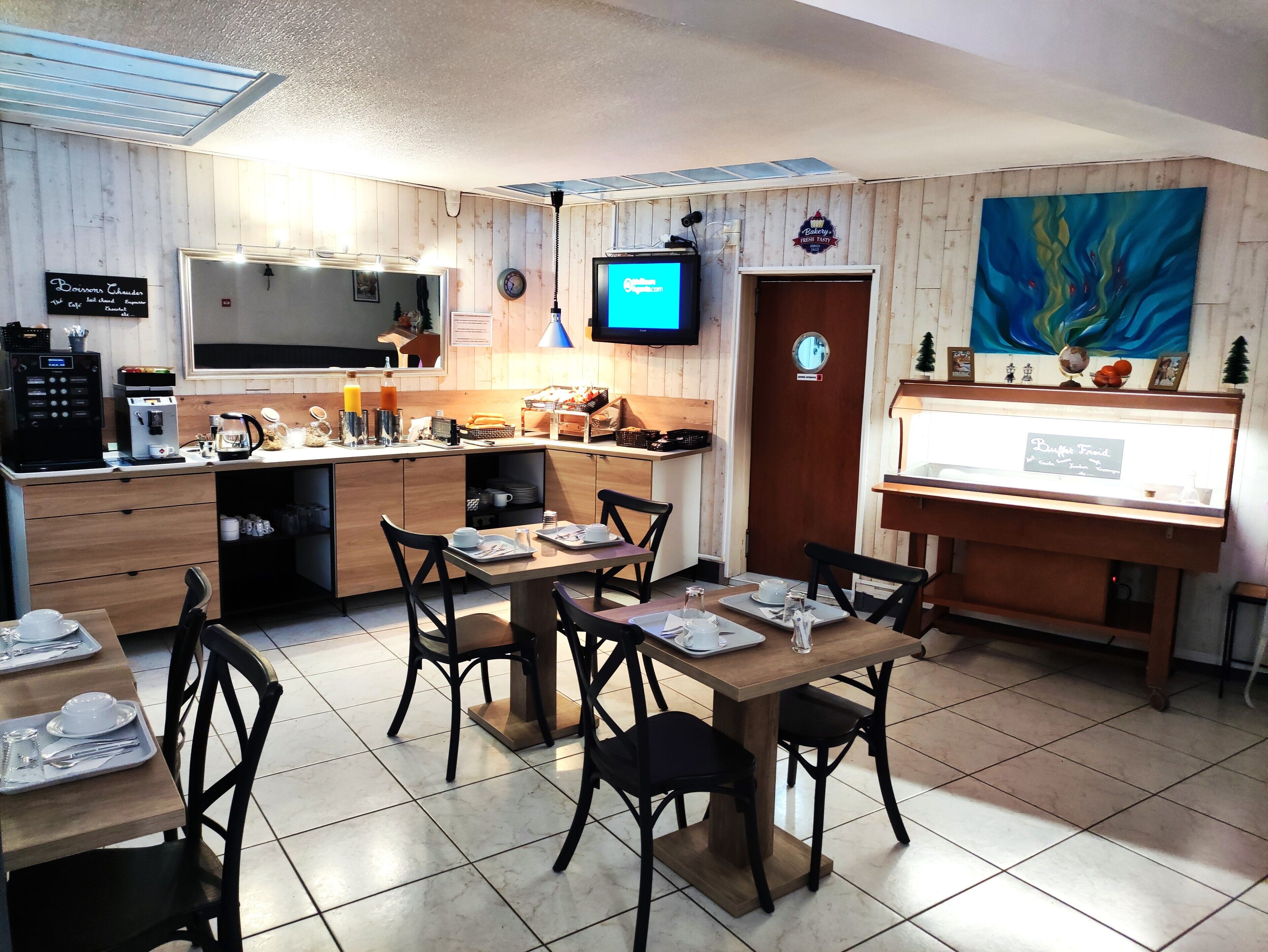 daily buffet breakfast (eur 9.50 per person)