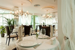 Lunch and dinner served  - Earth and People Hotel & Spa (Sofia)