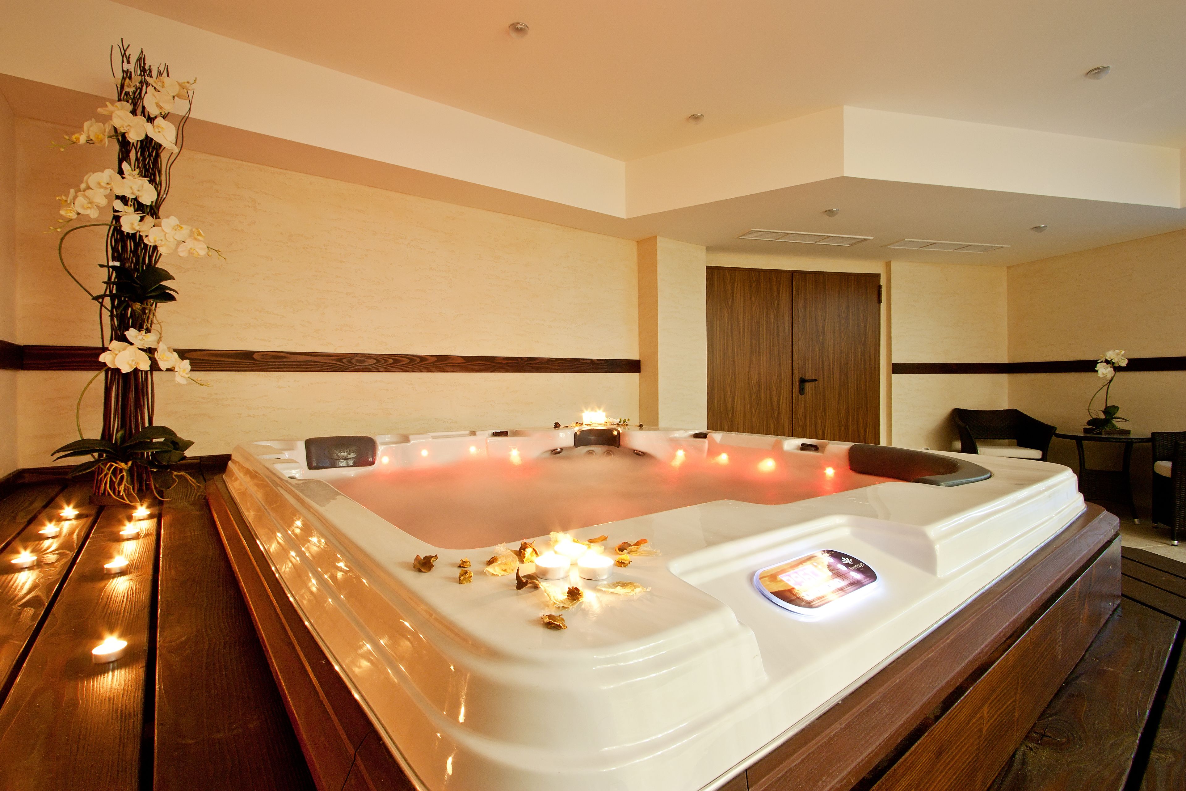 Bồn tắm spa trong nhà