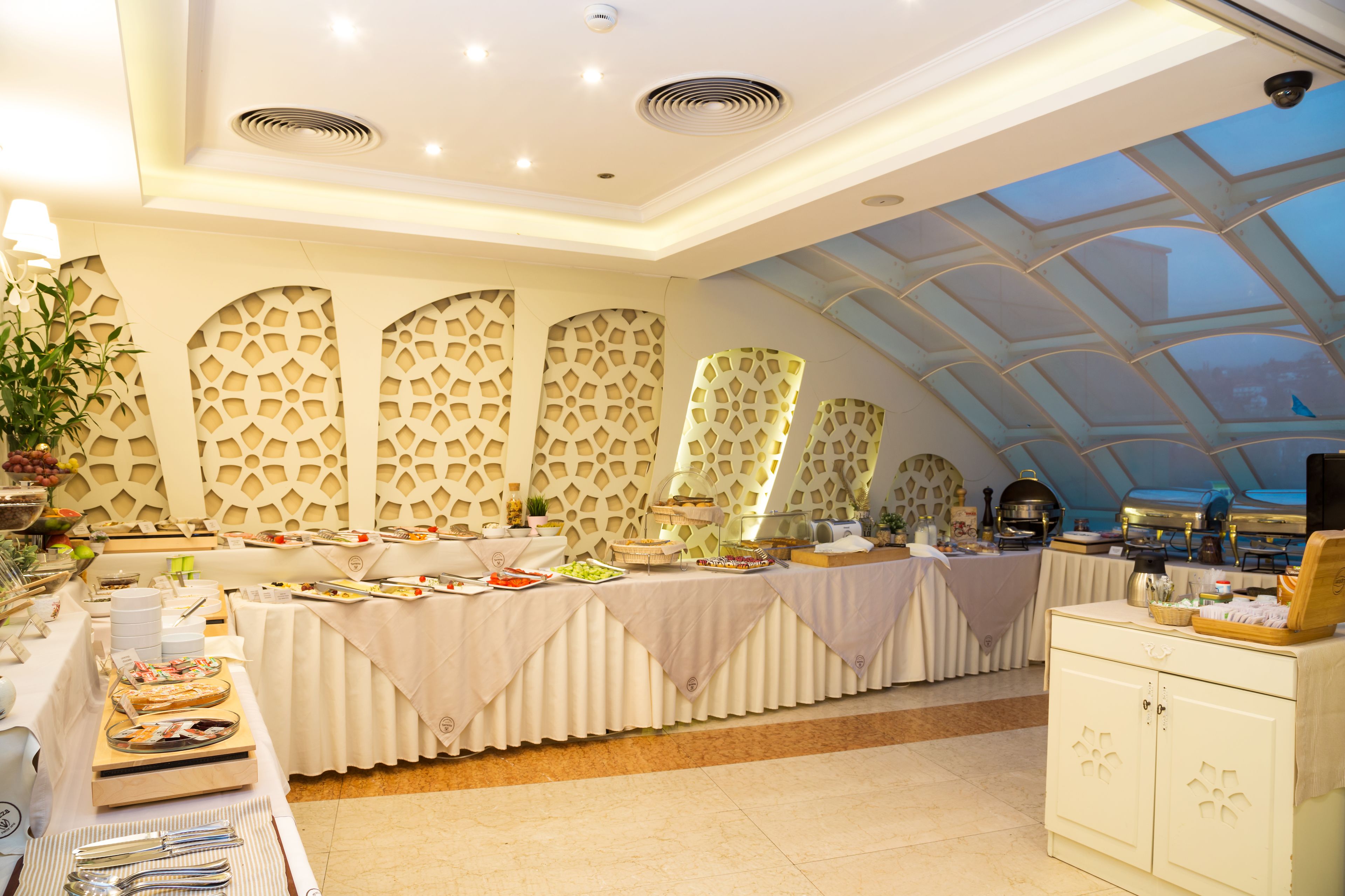 Daily buffet breakfast for a fee