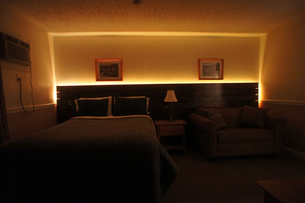 Silverwood Inn & Suites by null