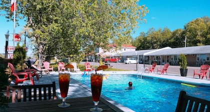 Silverwood Inn & Suites