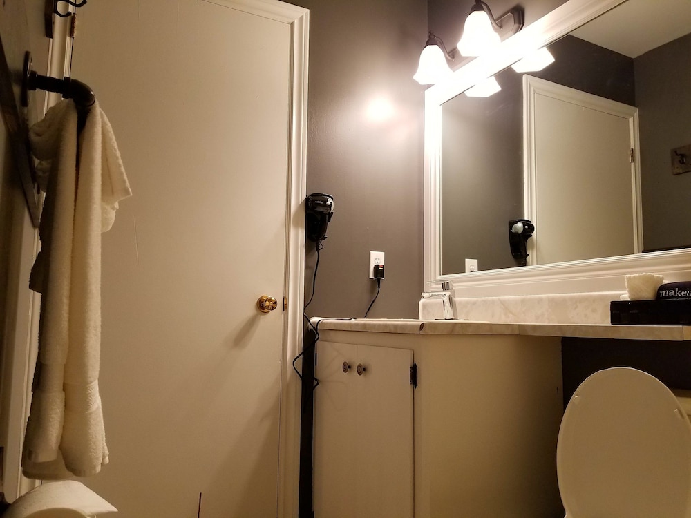 Silverwood Inn & Suites by null