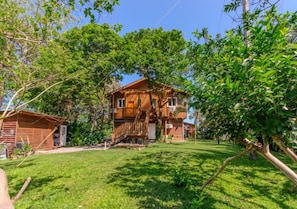 3 bedrooms, individually decorated, individually furnished