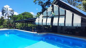 Outdoor pool, pool loungers