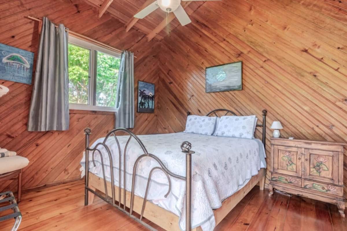 3 bedrooms, individually decorated, individually furnished