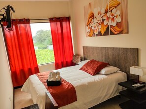 Escritorio, cunas, camas plegables/adicionales y wifi gratis 