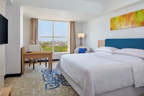 客房, 1 張特大雙人床 | 高級寢具、迷你吧、客房內保險箱、書桌