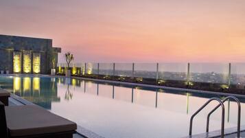 Piscina a l'aire lliure