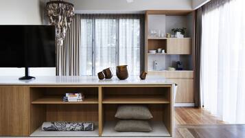 Egyptian cotton sheets, premium bedding, pillow-top beds, minibar