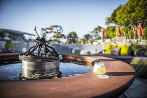 Pool views, open daily - Elements of Byron (Byron Bay)