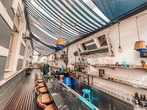 Bar (in der Unterkunft)