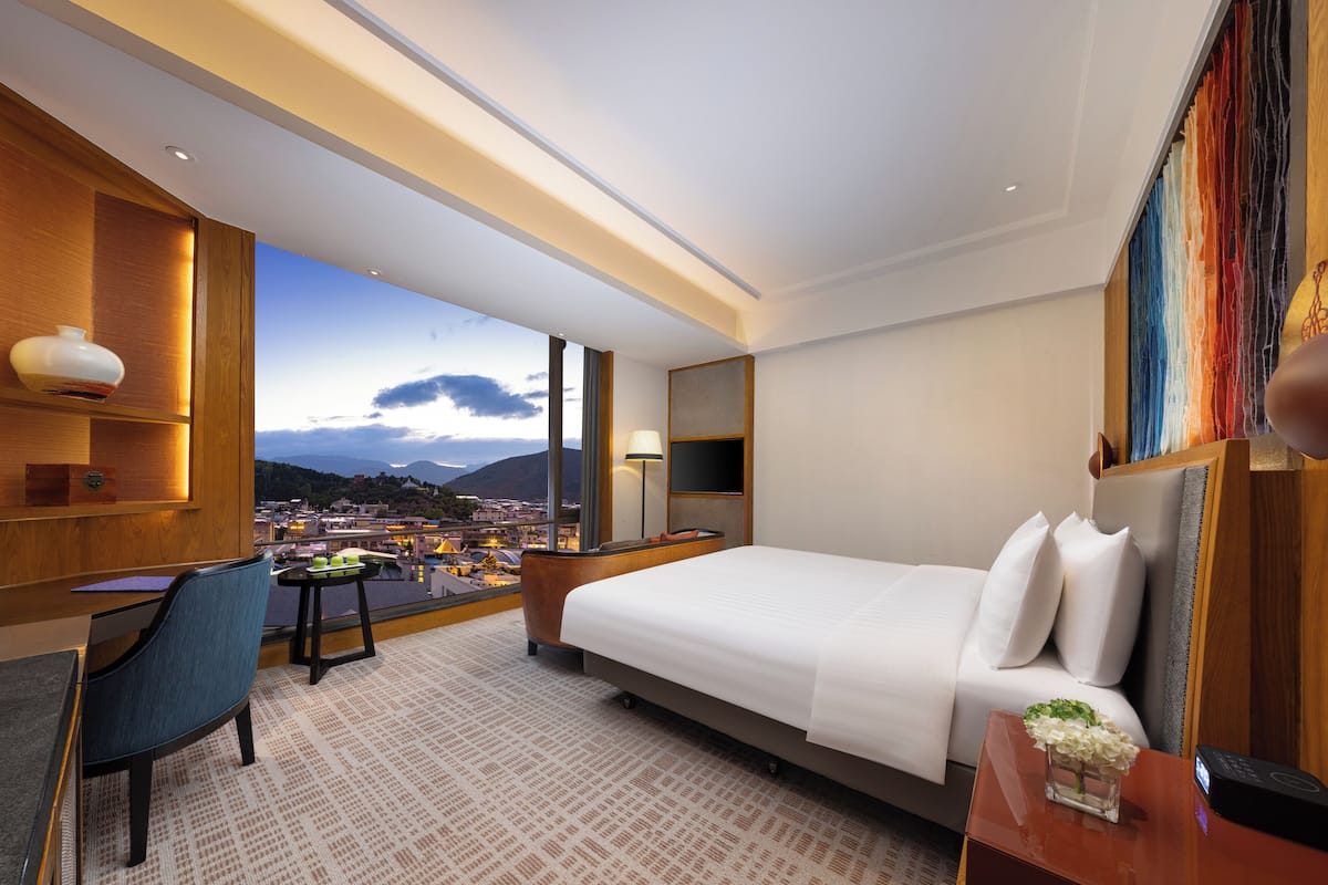 premium bedding, minibar, in-room safe, individually decorated