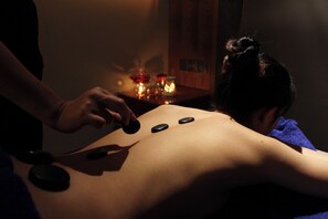 Urut tuaman batu, perkhidmatan urut 