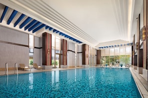 Piscina estreita