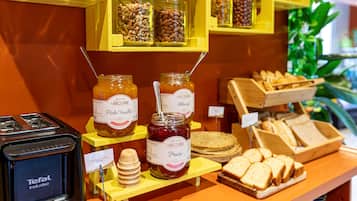 Tägliches Frühstücksbuffet gegen Gebühr