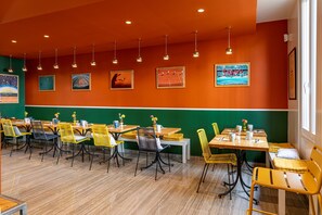 Daily buffet breakfast for a fee - Hotel Olympic Paris Boulogne by Patrick Hayat (Boulogne-Billancourt)