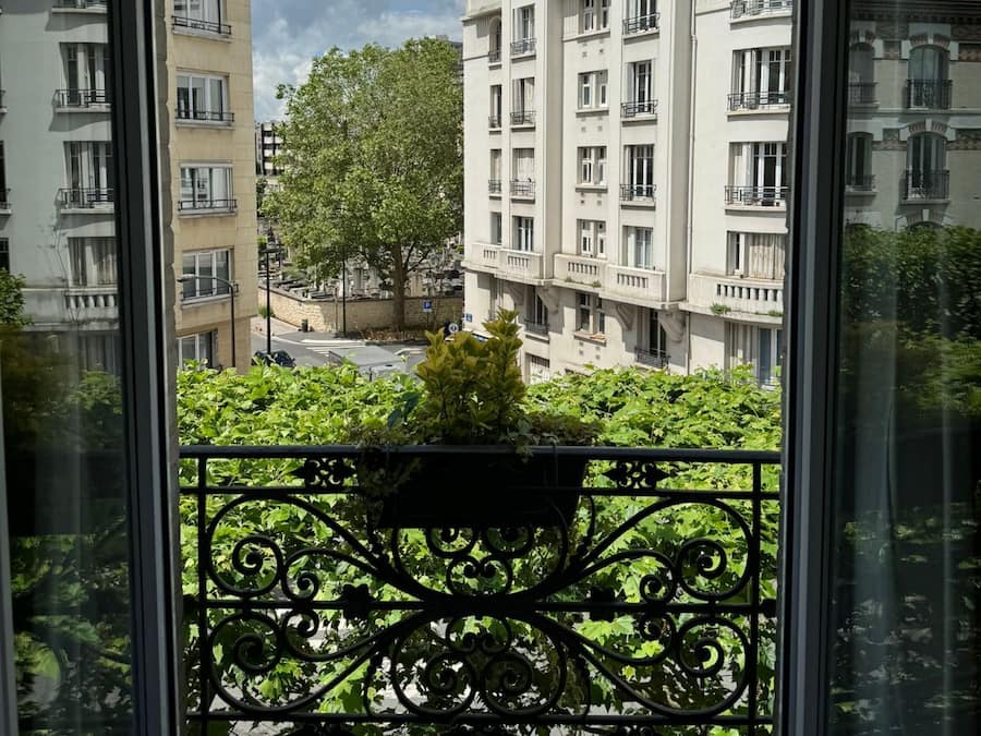 Quarto casal clássico | Vista para a cidade